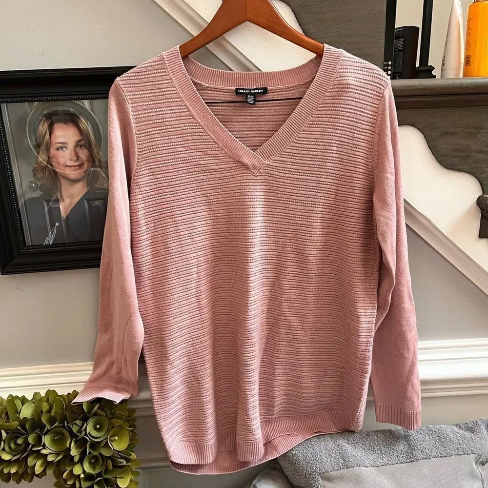 Hilary Radley Pink Textured Stripe V-Neck Sweater sz M